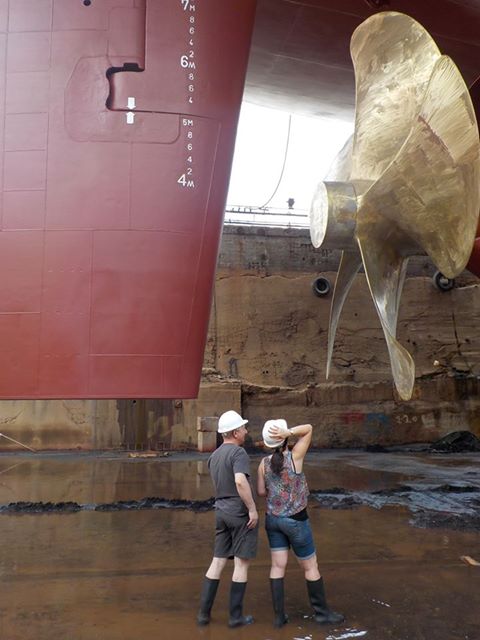 beta-m-hoppe-nawet-pod-statkiem-byle-z-nim