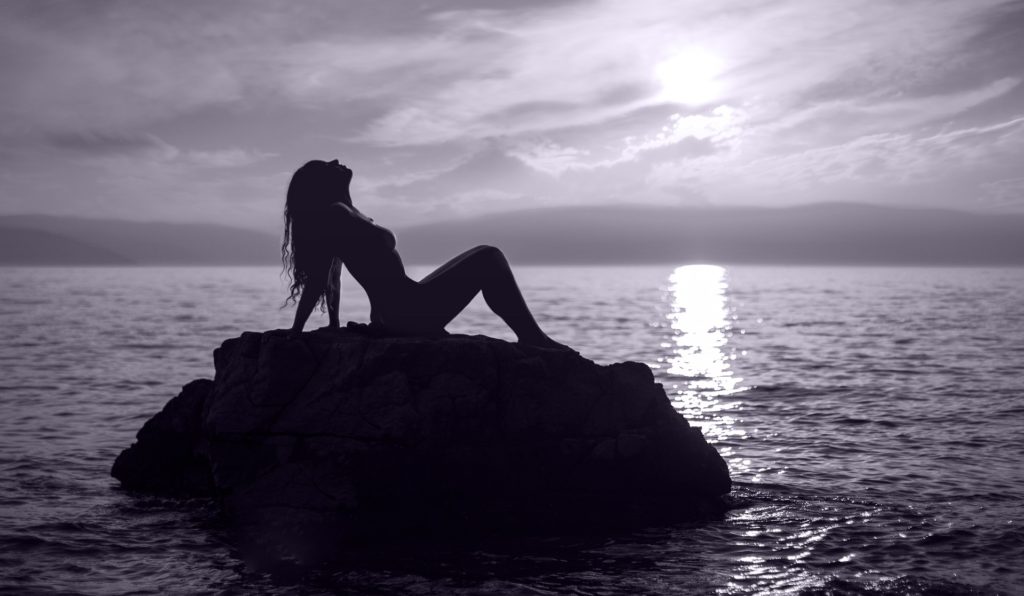girl-2554687_1920